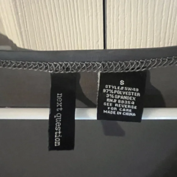 Next question brand dress v neck size Small gray - Picture 3 of 8